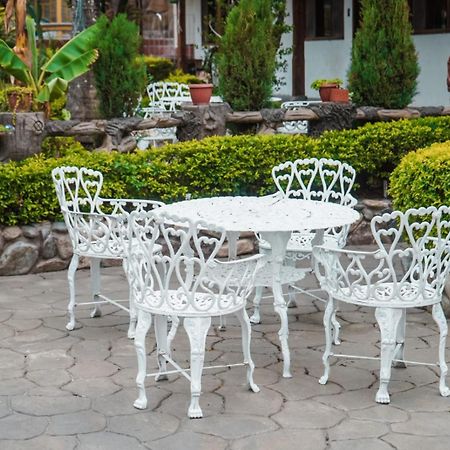 Hostal Jardin Escondido ビルカバンバ エクステリア 写真