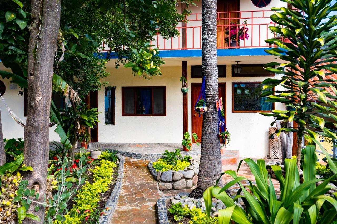 Hostal Jardin Escondido ビルカバンバ エクステリア 写真