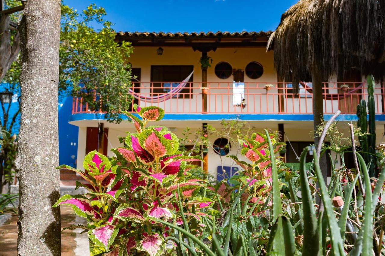 Hostal Jardin Escondido ビルカバンバ エクステリア 写真