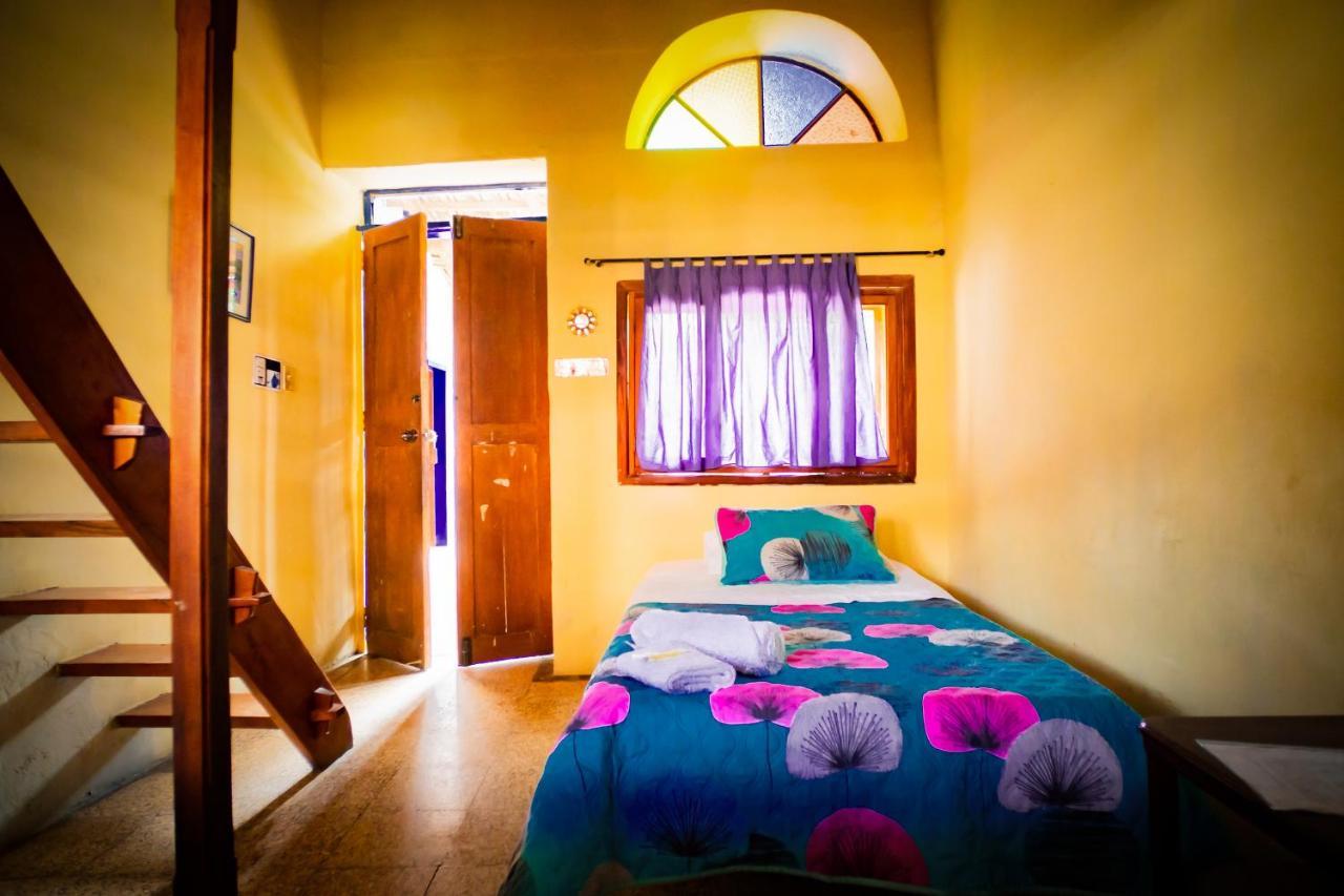 Hostal Jardin Escondido ビルカバンバ エクステリア 写真