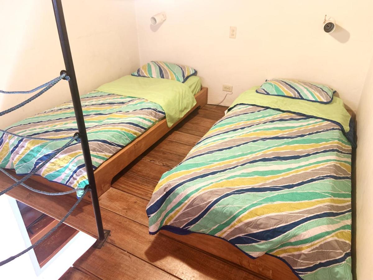 Hostal Jardin Escondido ビルカバンバ エクステリア 写真