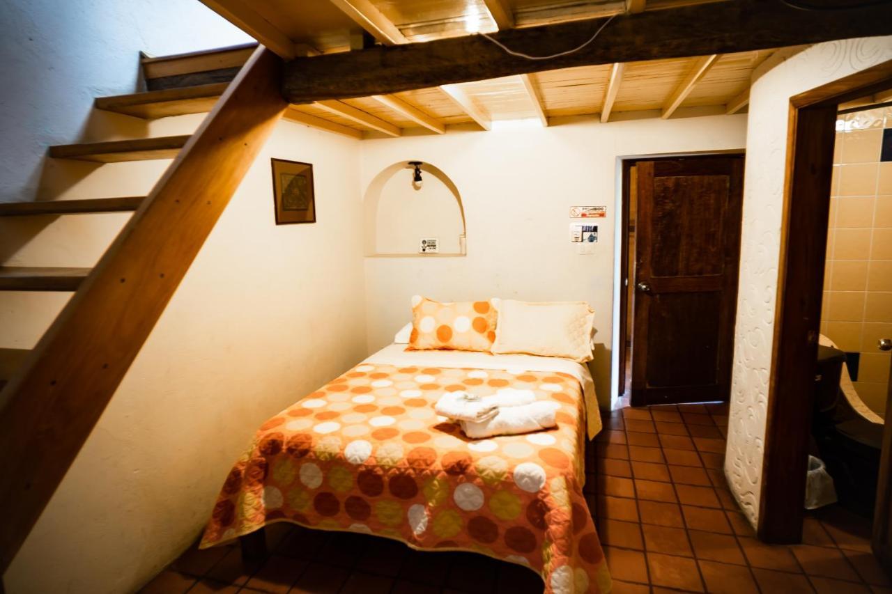 Hostal Jardin Escondido ビルカバンバ エクステリア 写真